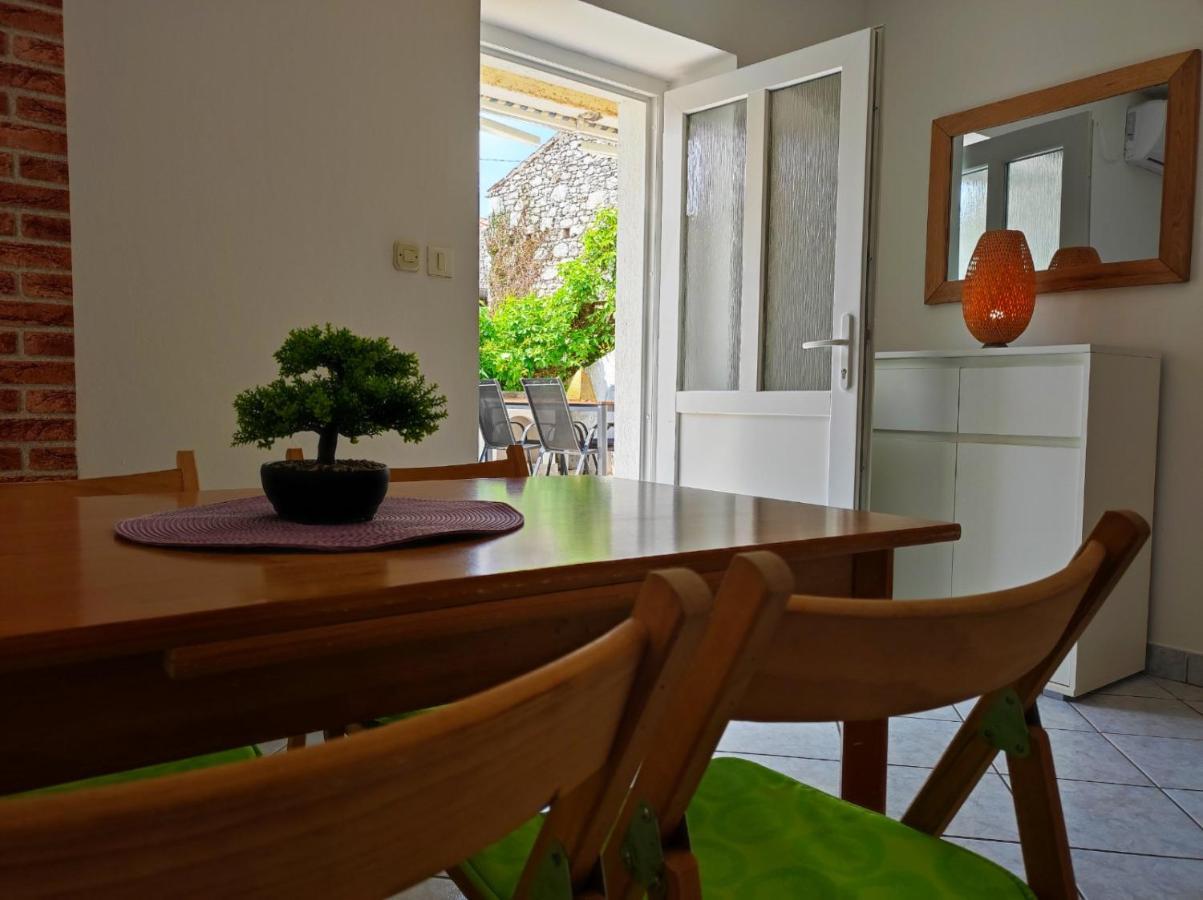 Apartment Rose Krk Town Eksteriør billede